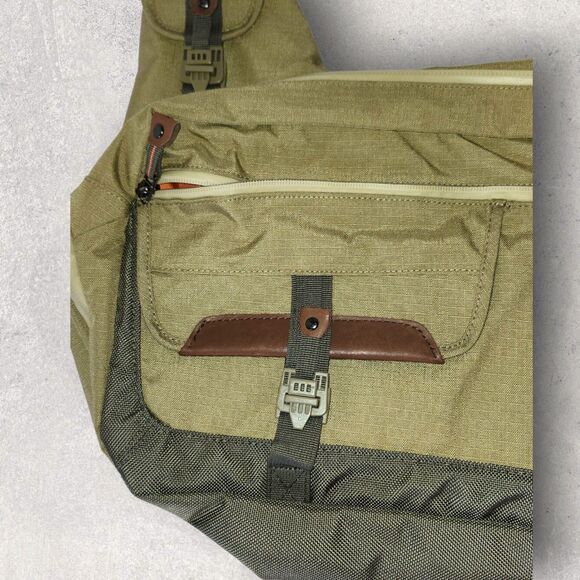 Eddie Bauer Adventurer Messenger Sling Laptop Bag Green Canvas, 14 Pockets, NWOT - Picture 4 of 9